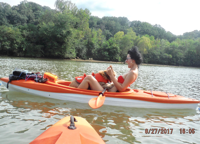 kayaking adventure with dog Bruno